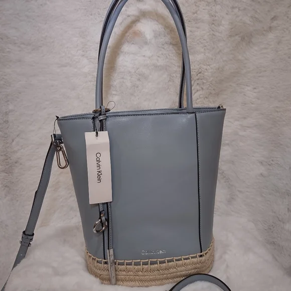 Calvin Klein Beautiful Bag - Picture 6 of 16